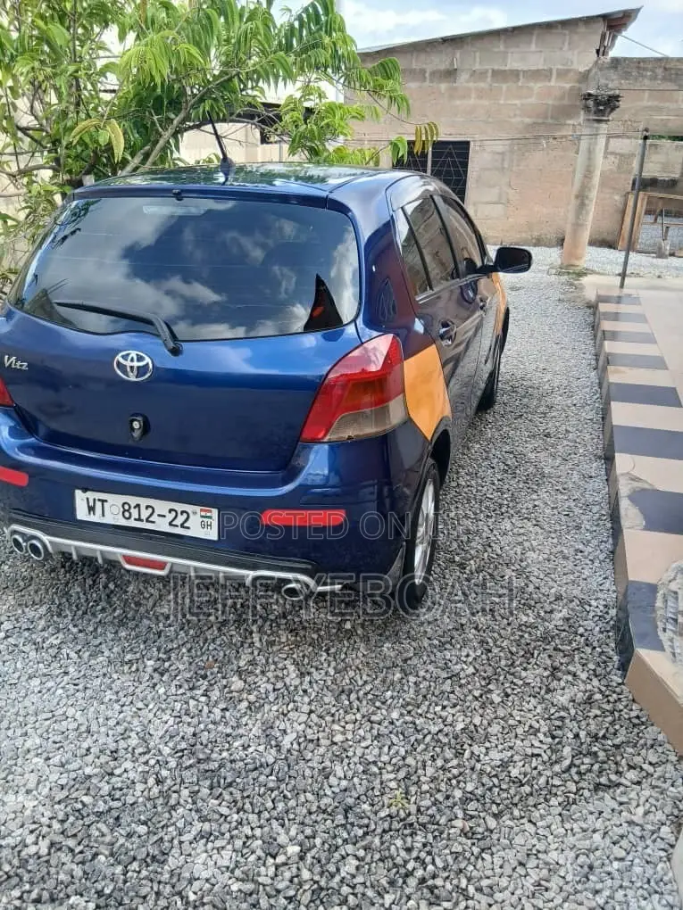 Toyota Vitz 1.0 FWD 3dr 2010 Blue
