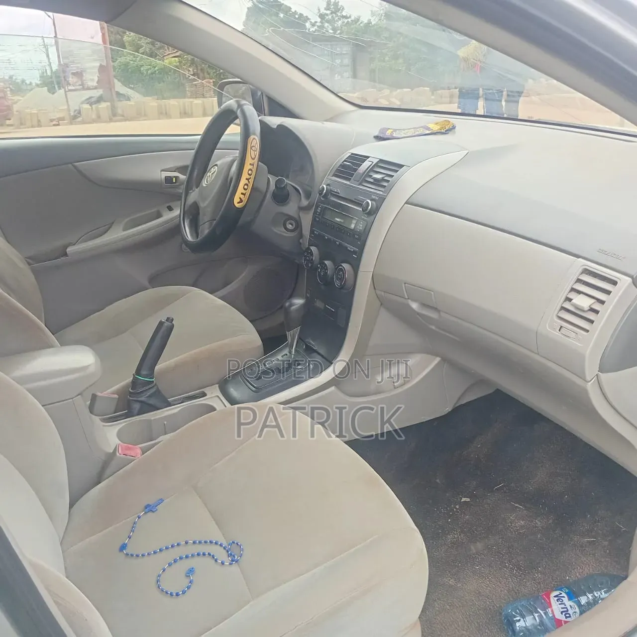 Toyota Corolla LE 4dr Sedan (1.8L 4cyl 4A) 2010 Silver