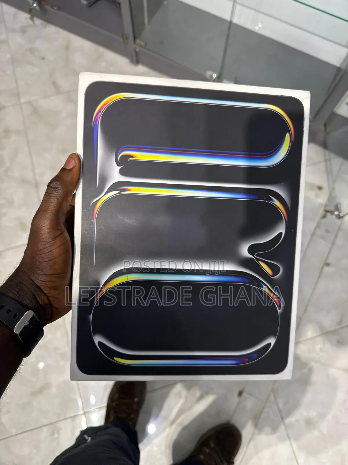 New Apple iPad Pro 13 (2025) 256 GB Black