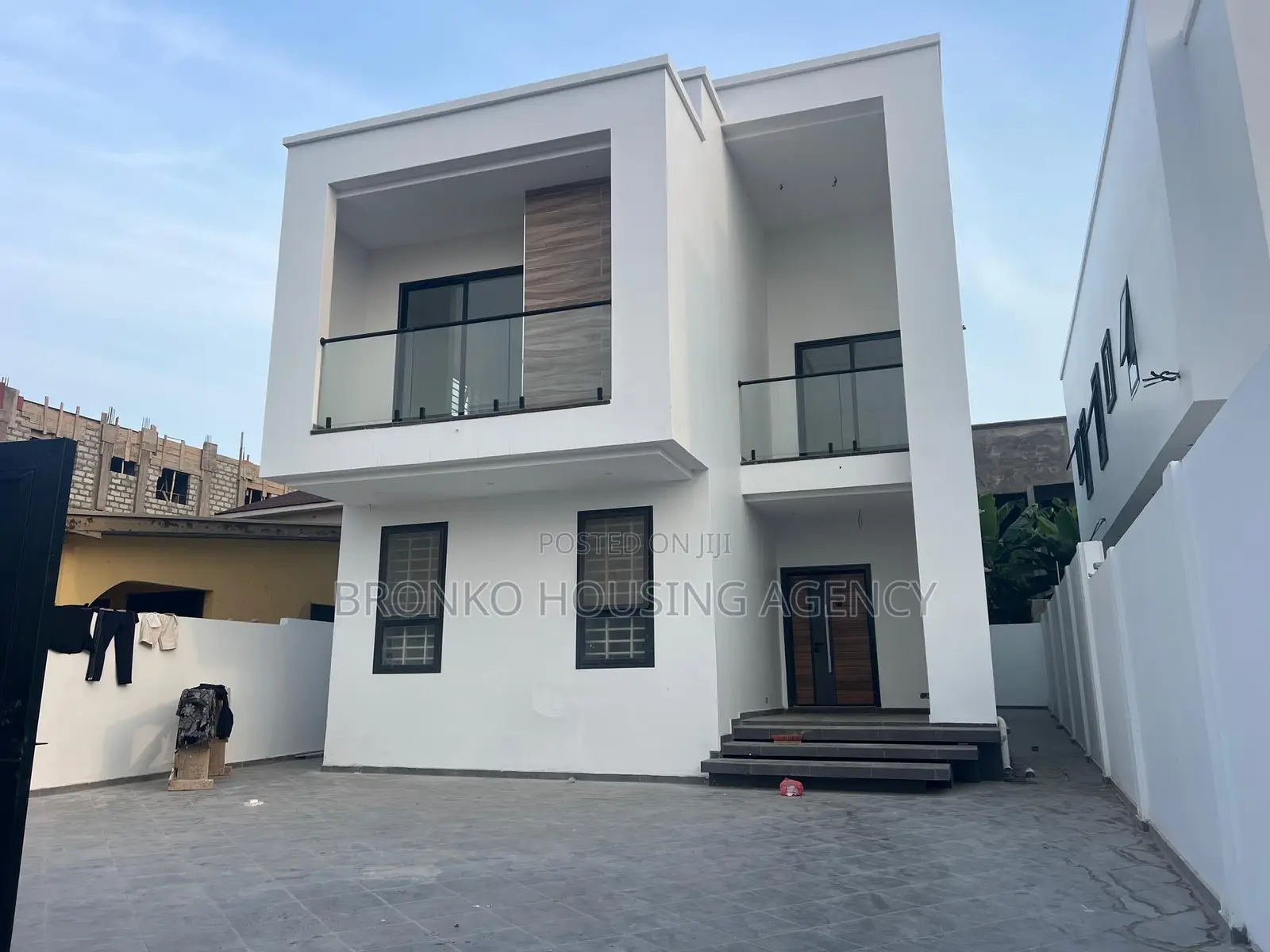 4bdrm House in Bronko Agency, Sakumono for rent