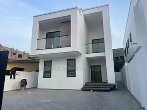 4bdrm House in Bronko Agency, Sakumono for rent