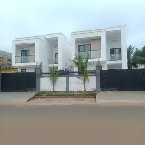 4bdrm House in Bronko Agency, Sakumono for rent