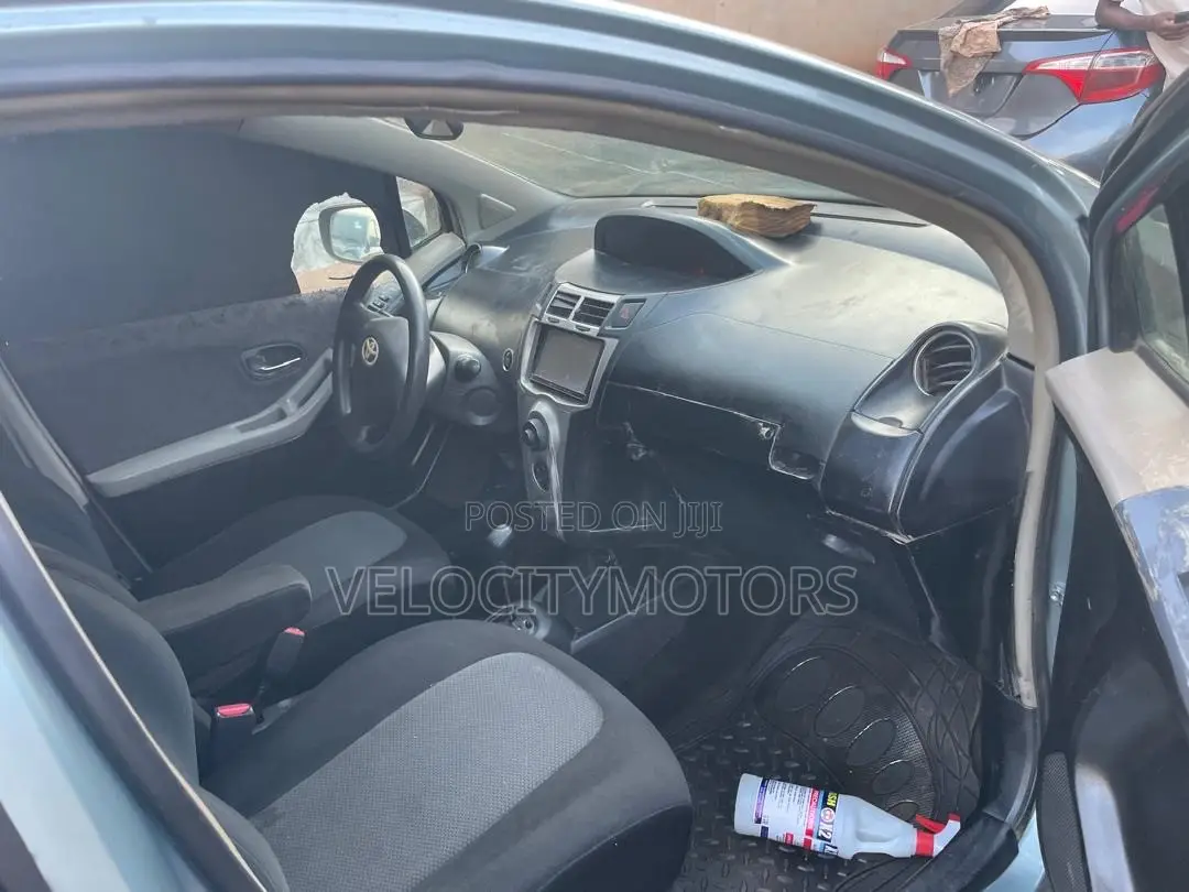 Toyota Vitz 1.3 AWD 5dr 2010 Blue