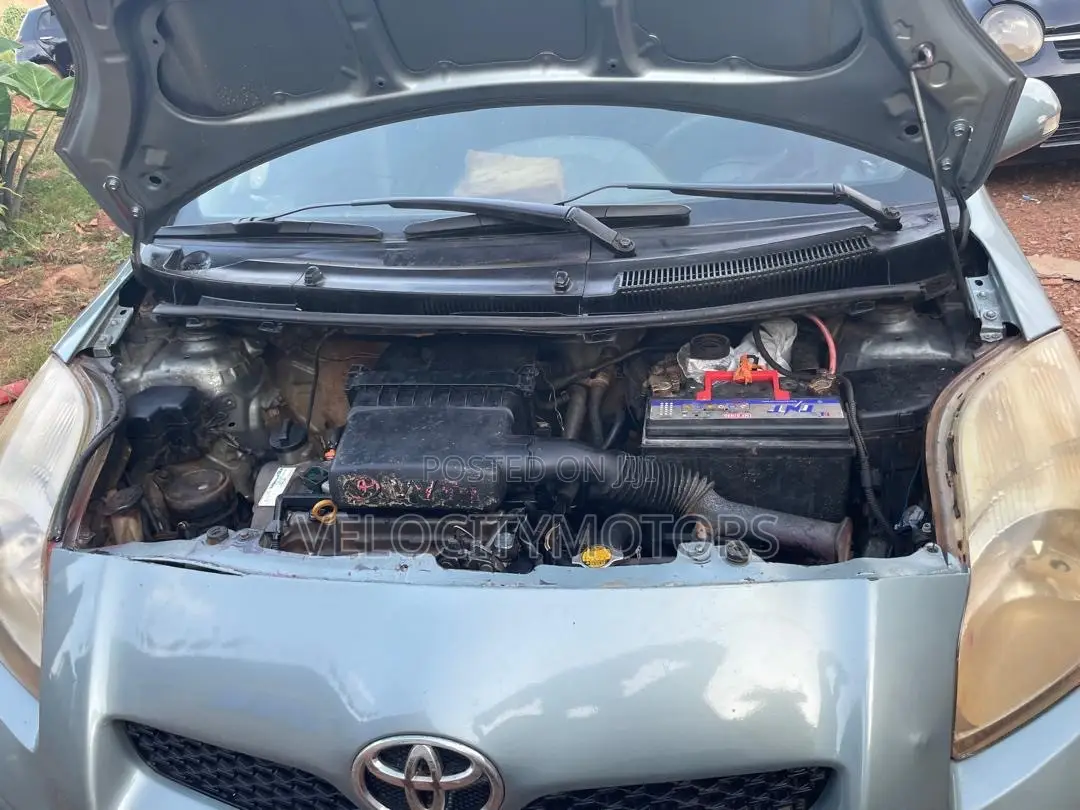 Toyota Vitz 1.3 AWD 5dr 2010 Blue