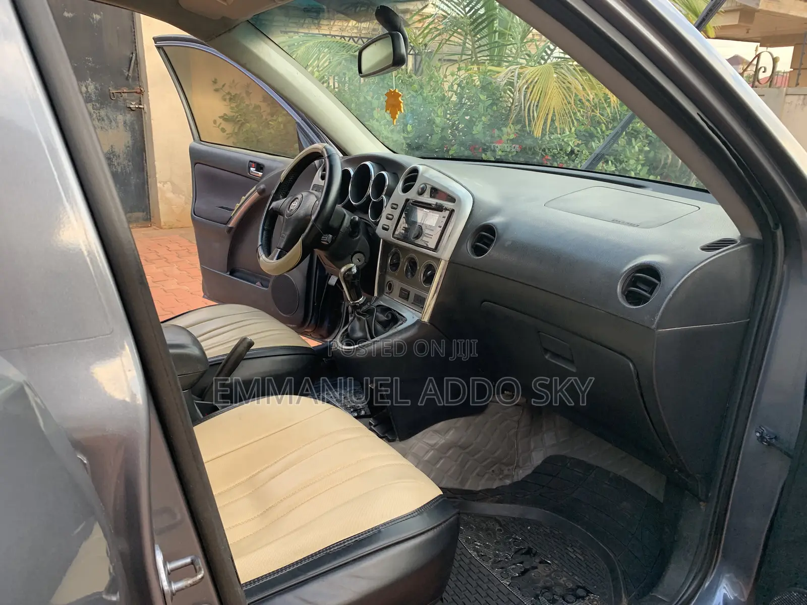 Toyota Matrix XRS Hatchback FWD (1.8L 4cyl 6M) 2006 Gray