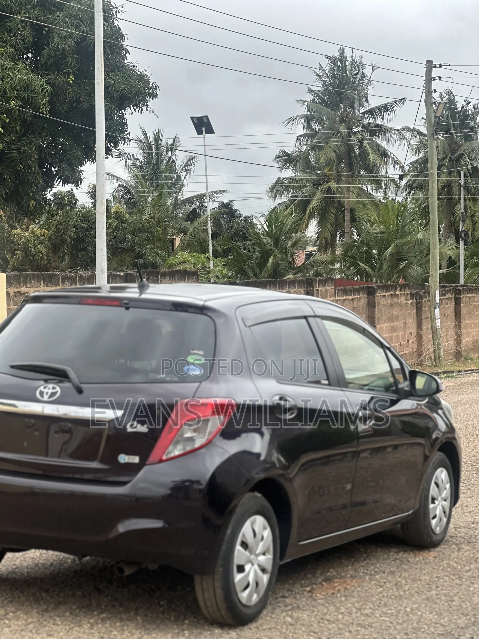 Toyota Vitz 1.3 FWD 5dr 2013 Purple