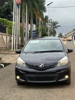 Toyota Vitz 1.3 FWD 5dr 2013 Purple