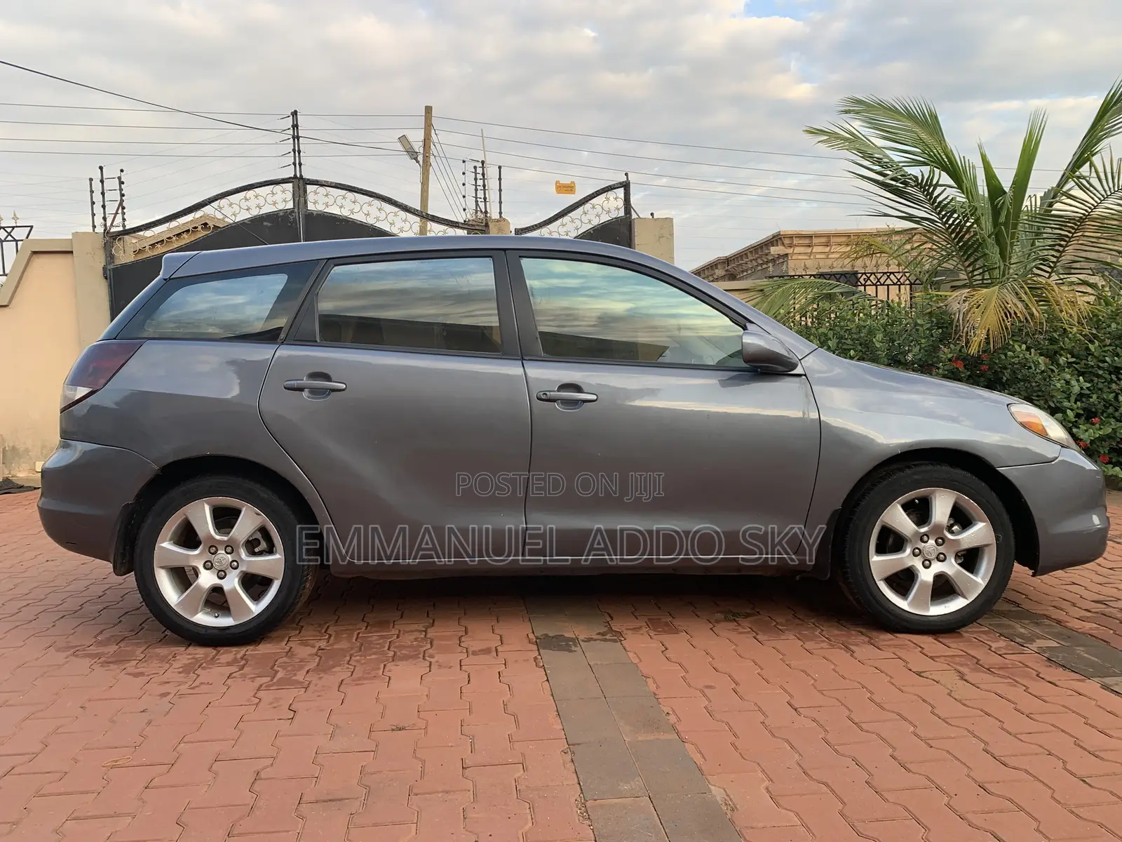 Toyota Matrix XRS Hatchback FWD (1.8L 4cyl 6M) 2006 Gray