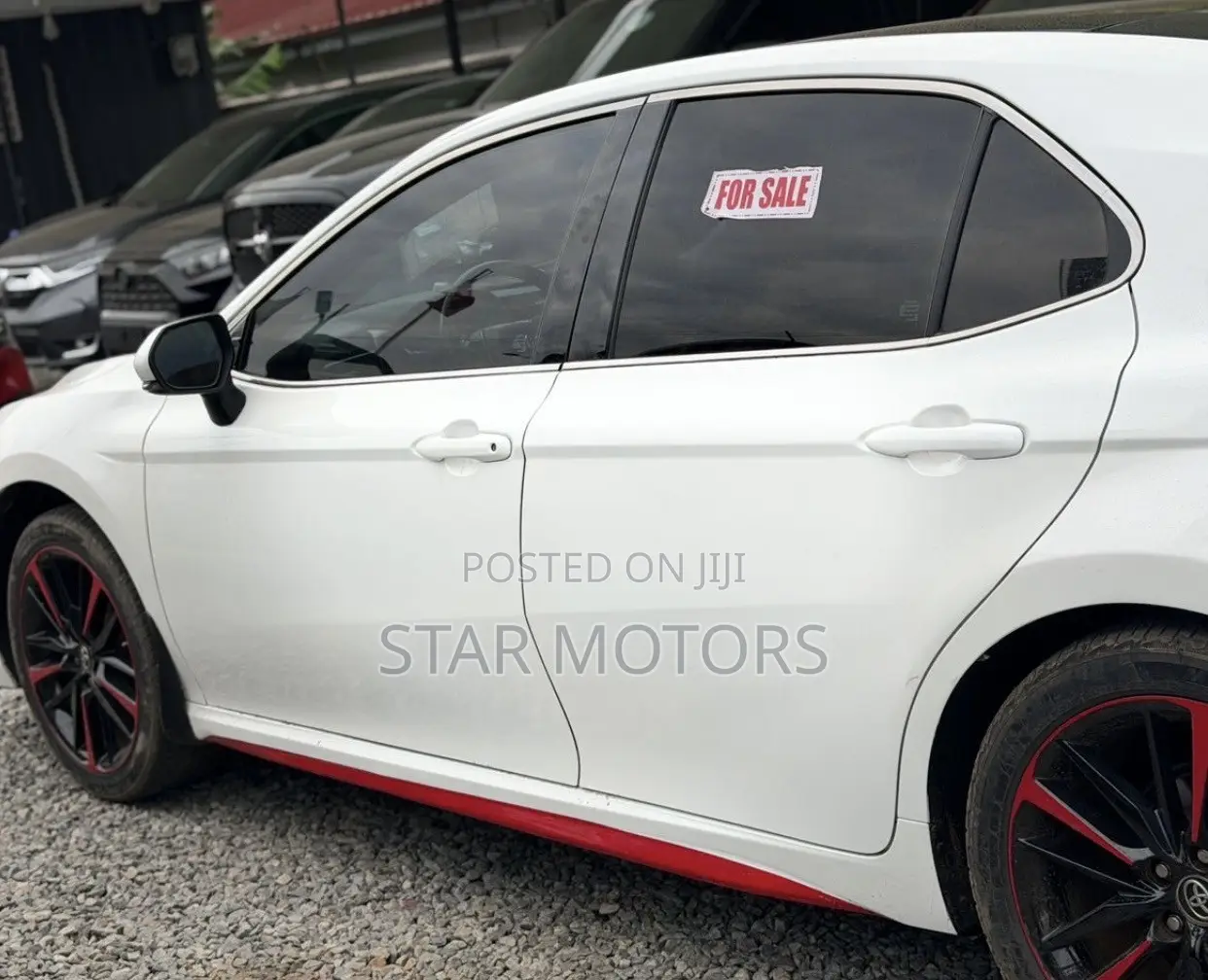 Toyota Camry XSE (2.5L 4cyl 8A) 2019 White