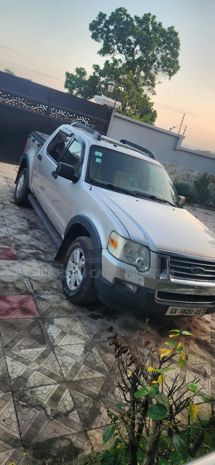 Ford Explorer Sport Trac 2009 Gray