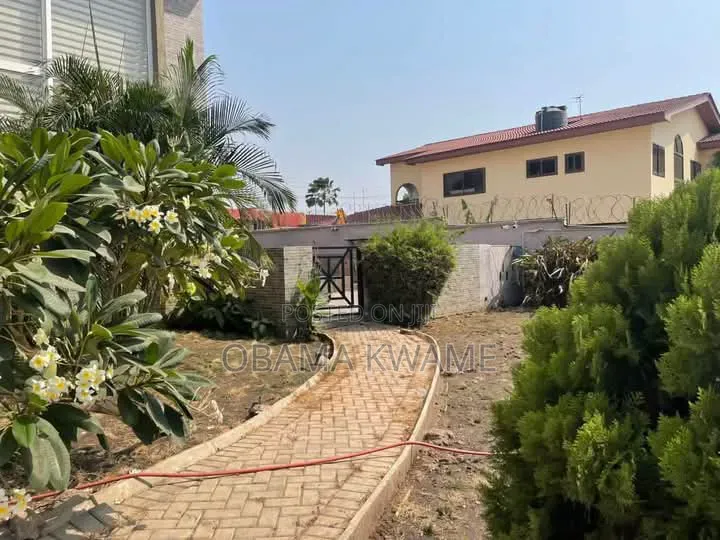 4bdrm House in Laryea Homes, A&C Mall Area for rent