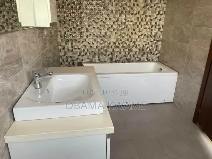 4bdrm House in Laryea Homes, A&C Mall Area for rent