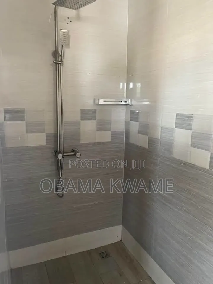 4bdrm House in Laryea Homes, A&C Mall Area for rent