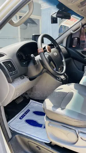 Hyundai Starex 2015 Silver
