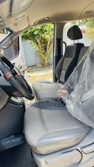 Hyundai Starex 2015 Silver