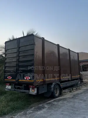 Mercedes-Benz Atego Box Truck