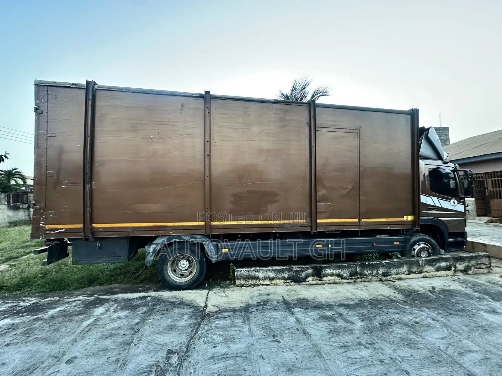 Mercedes-Benz Atego Box Truck