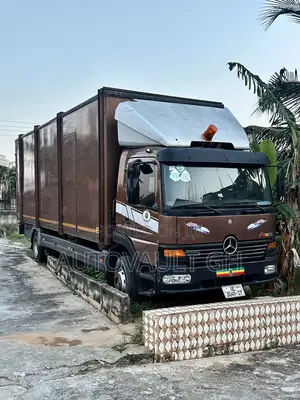 Mercedes-Benz Atego Box Truck