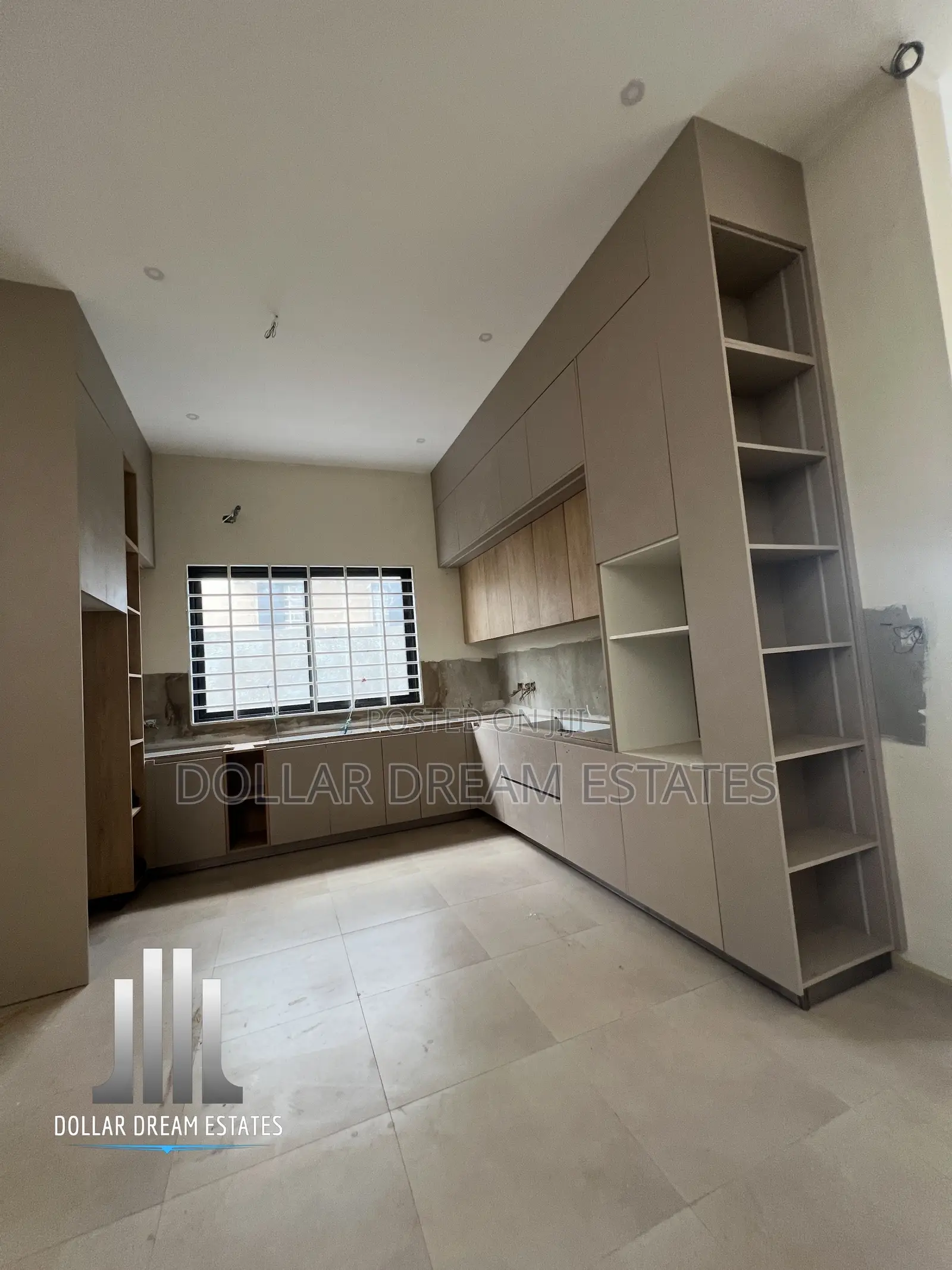 5bdrm House in Spintex for sale