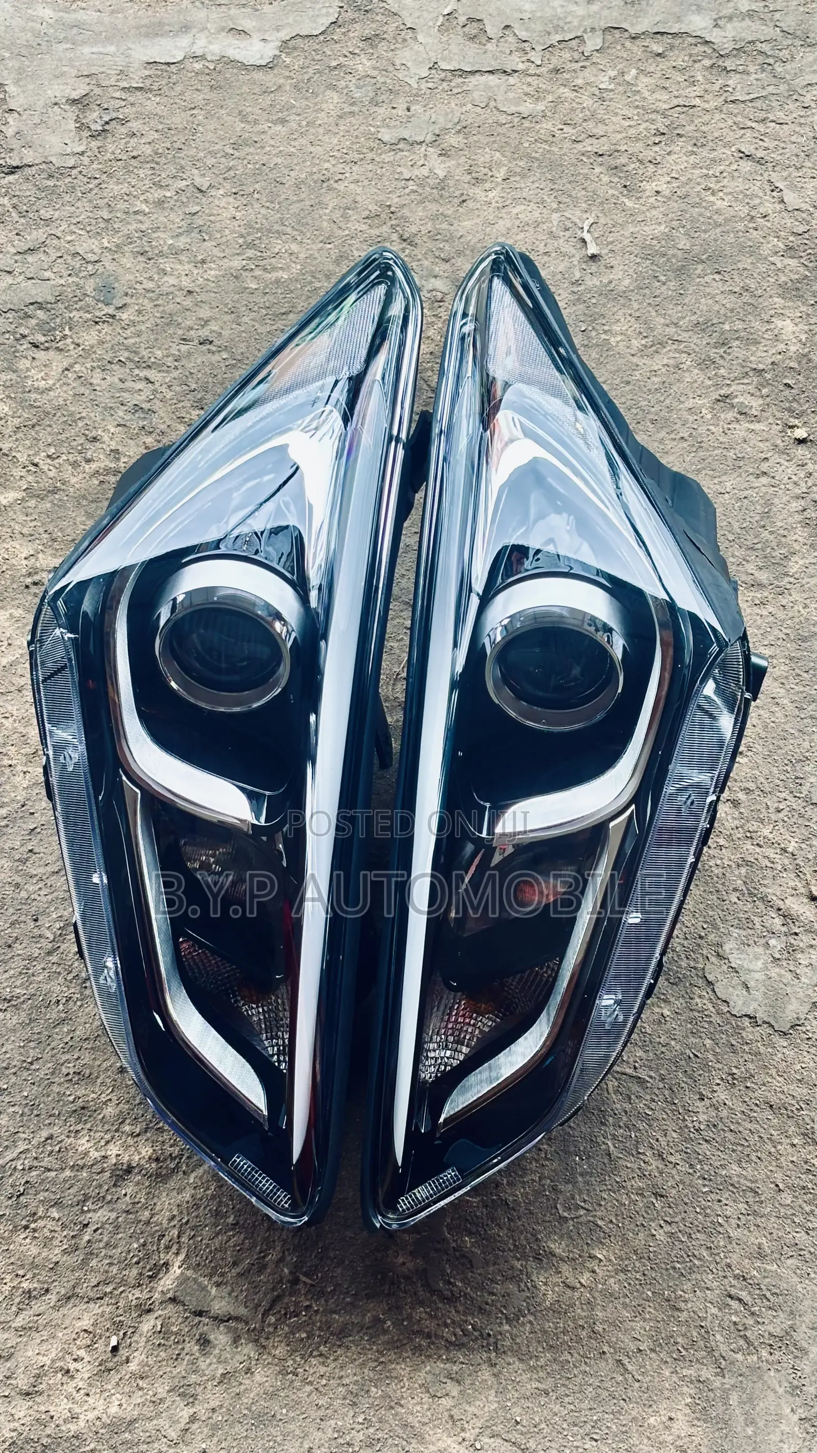 Hyundai Santafe 2018 Headlight