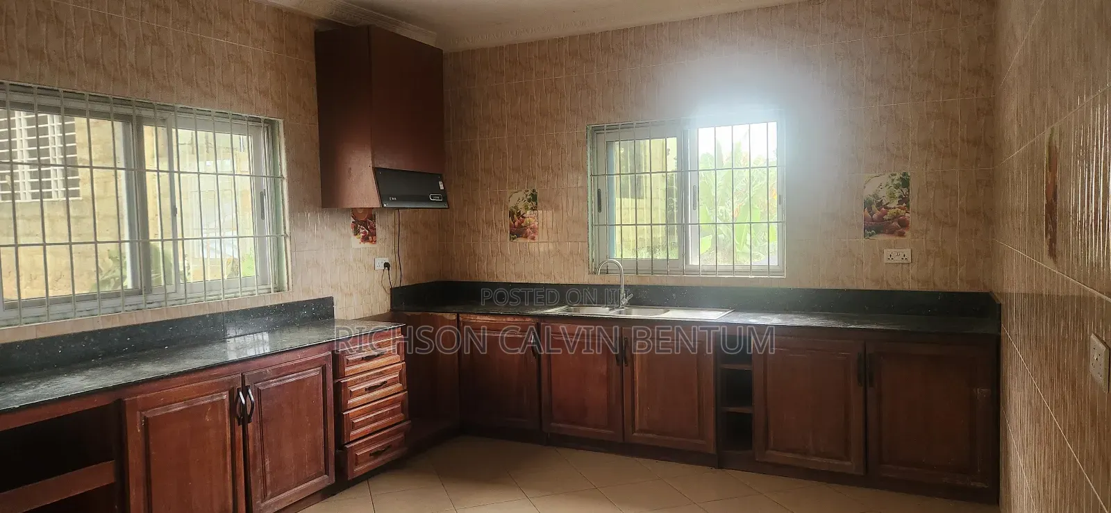 4bdrm Apartment in West Hills City , Ga South Municipal for rent