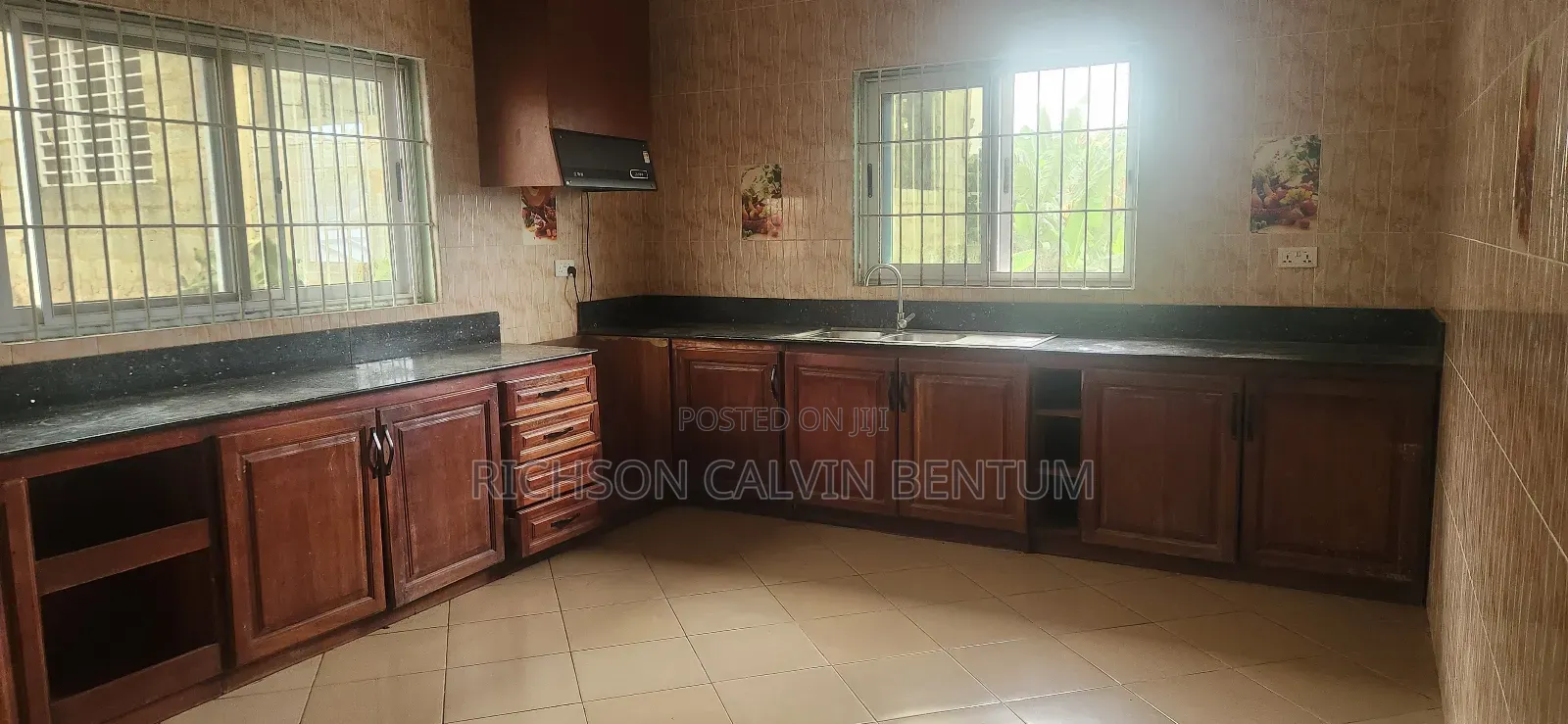 4bdrm Apartment in West Hills City , Ga South Municipal for rent