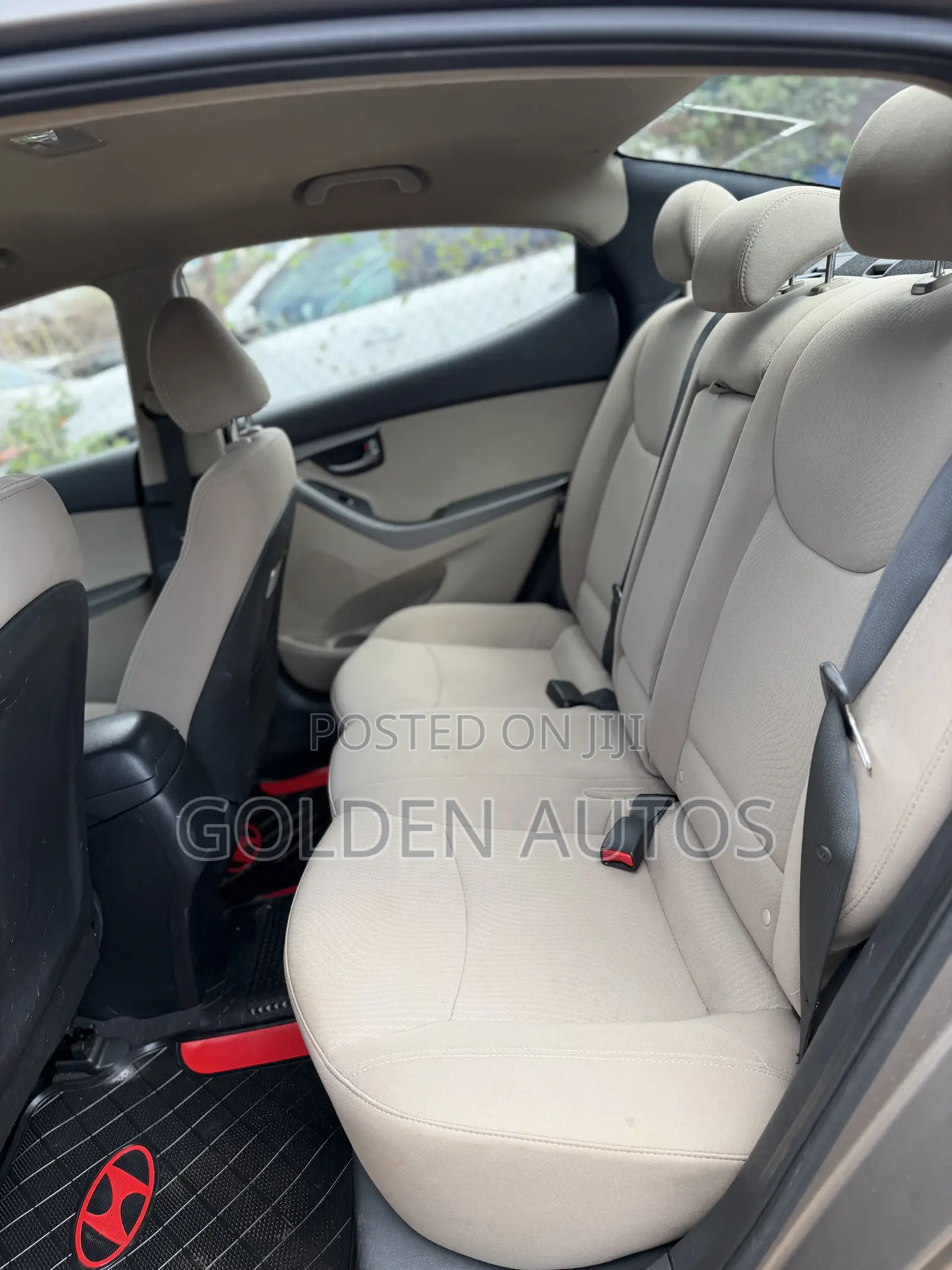 Hyundai Elantra SE Sedan FWD (1.8L 4cyl 6M) 2016 Ivory