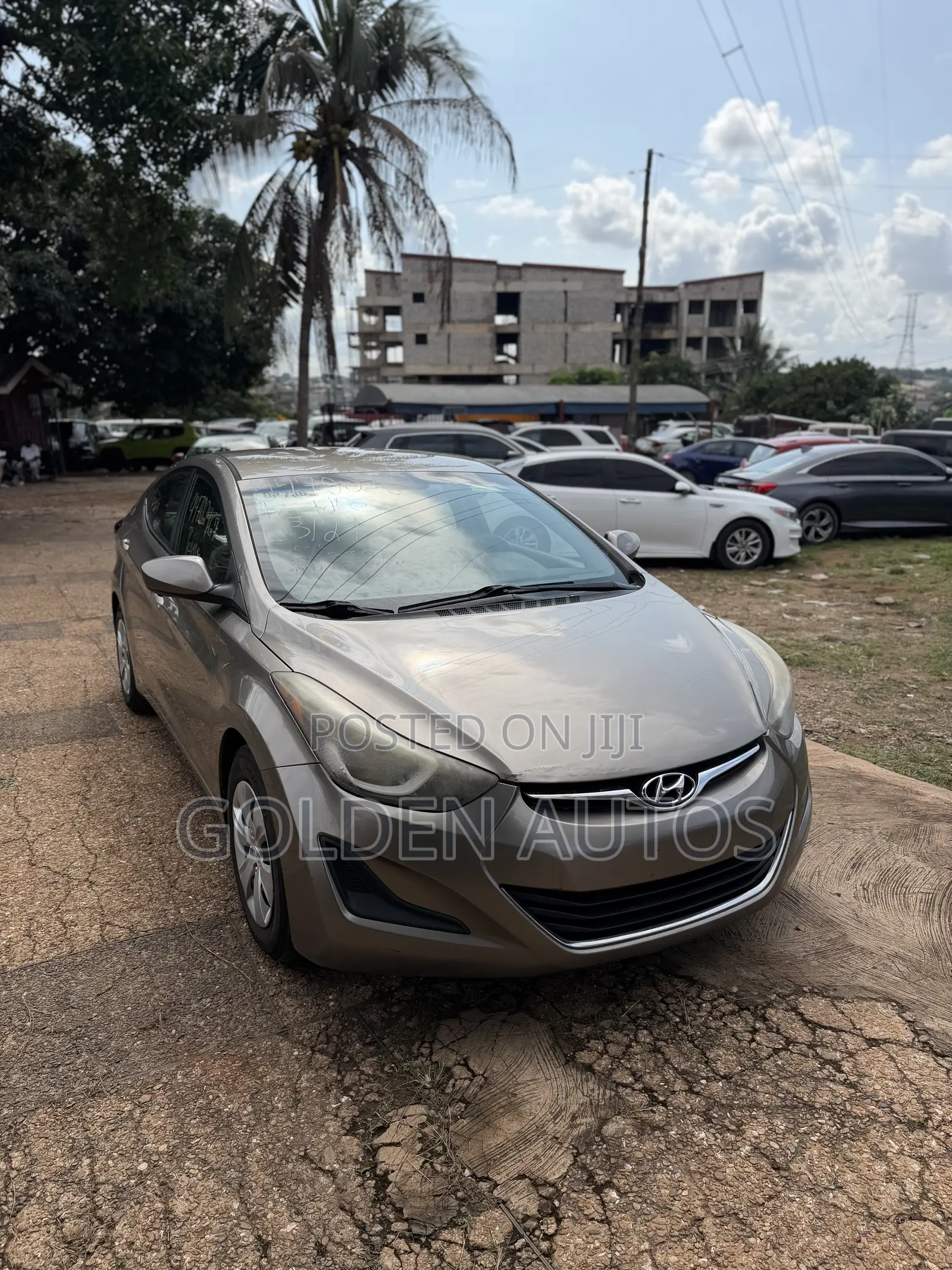 Hyundai Elantra SE Sedan FWD (1.8L 4cyl 6M) 2016 Ivory