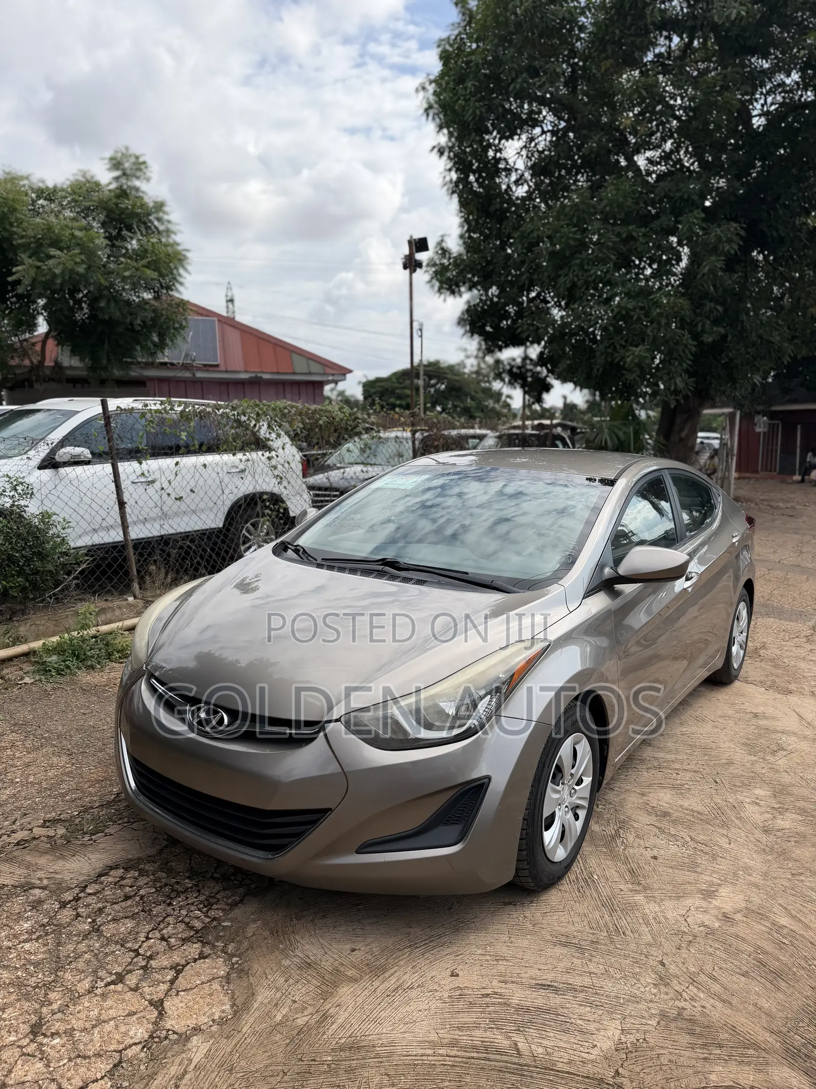 Hyundai Elantra SE Sedan FWD (1.8L 4cyl 6M) 2016 Ivory