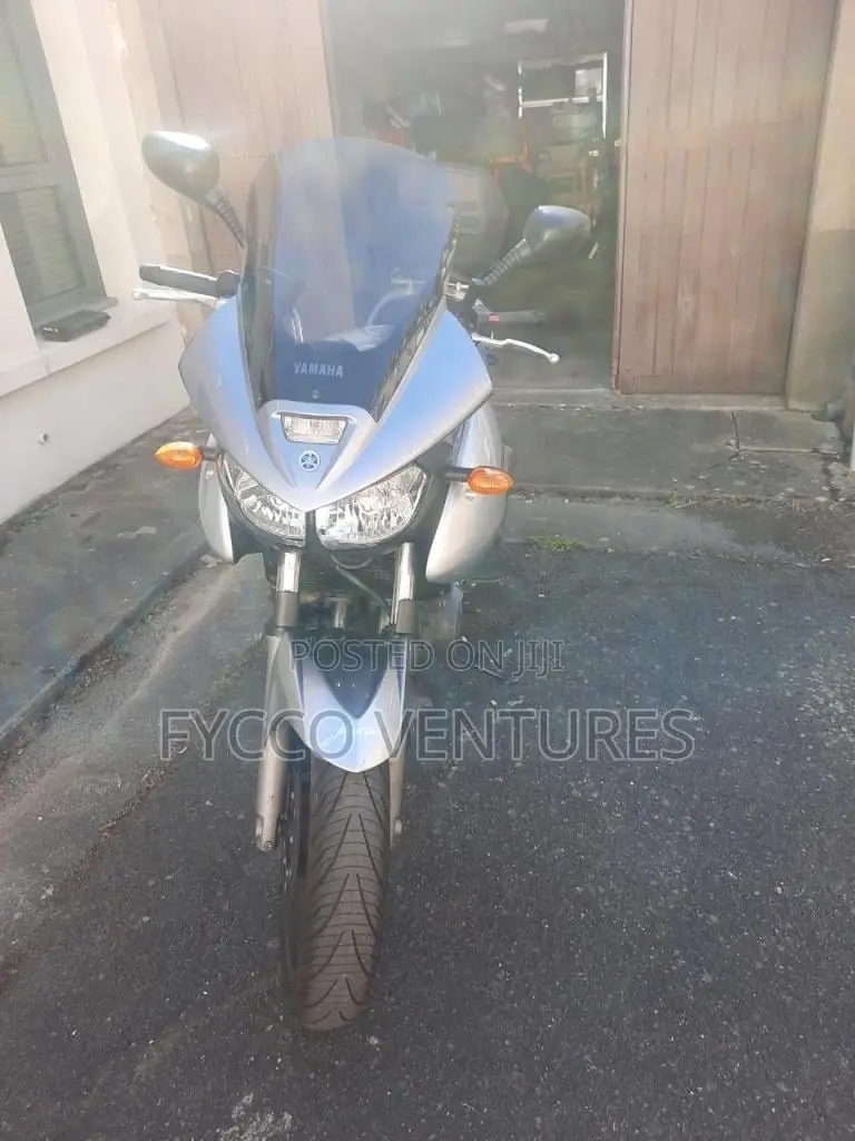 Yamaha 2006