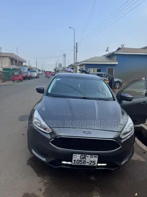 Ford Focus SE 4dr Hatchback (2.0L 4cyl 5M) 2015 Black
