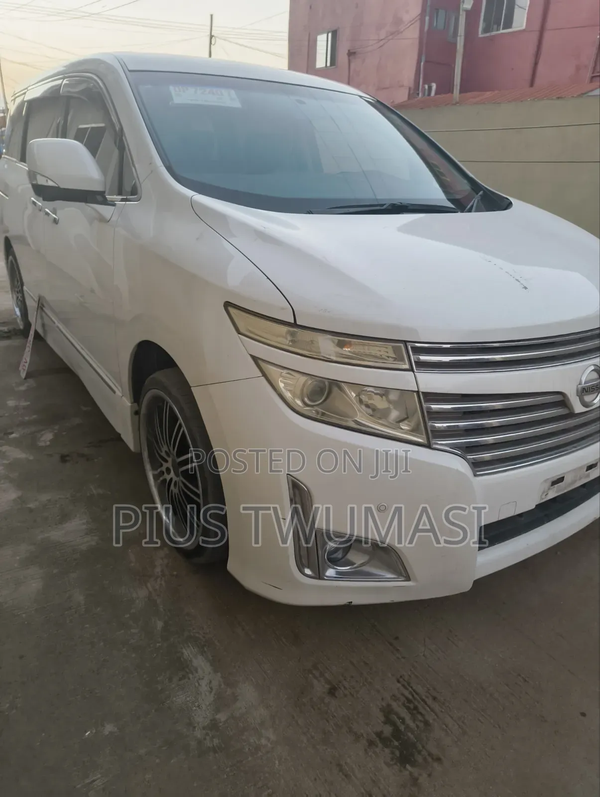 Nissan Elgrand 2013 White
