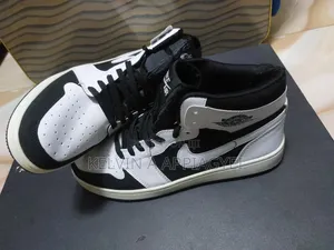 Air Jordan 1 High Black/White