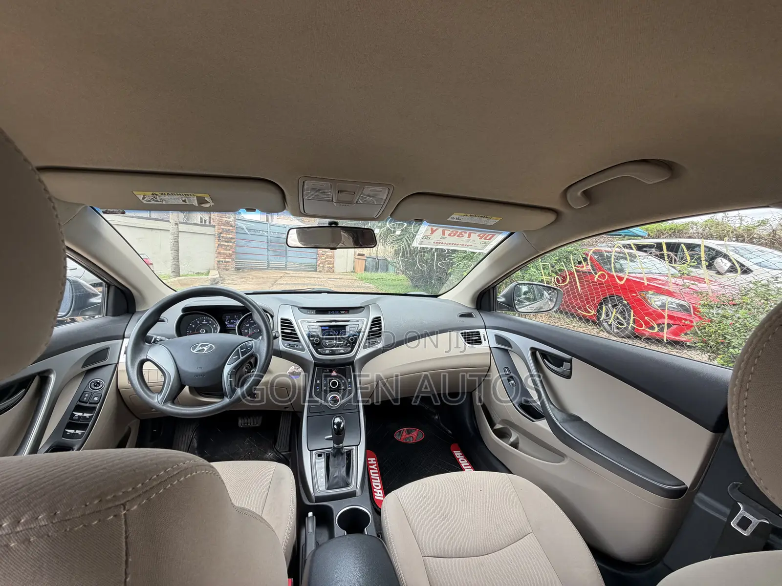 Hyundai Elantra SE Sedan FWD (1.8L 4cyl 6M) 2016 Ivory