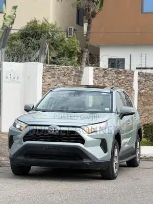 Toyota RAV4 XLE 2022 Green