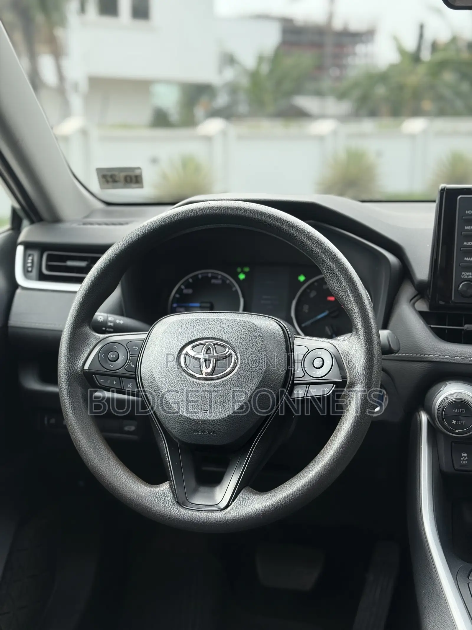 Toyota RAV4 XLE 2022 Green