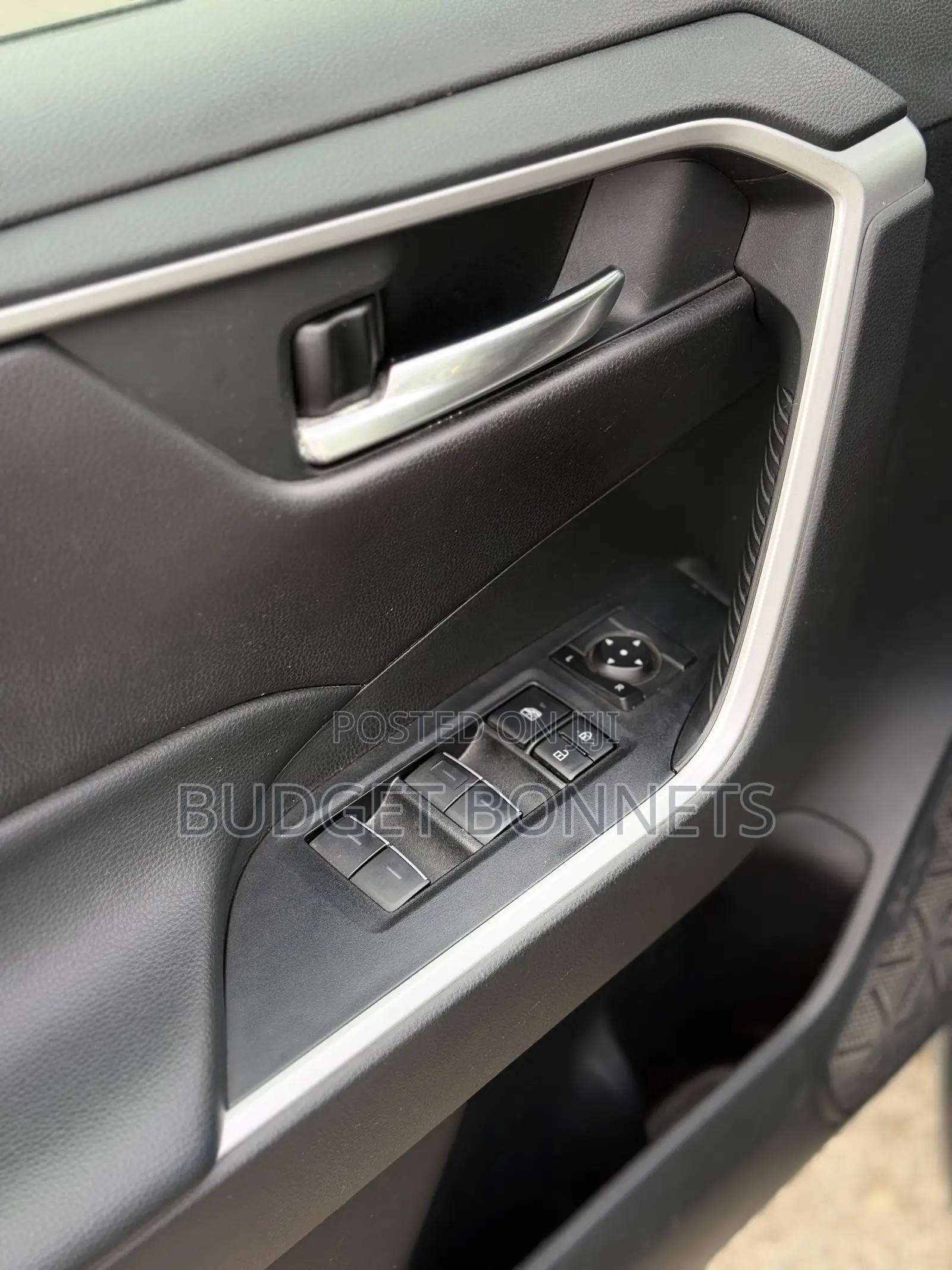 Toyota RAV4 XLE 2022 Green