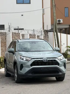 Toyota RAV4 XLE 2022 Green