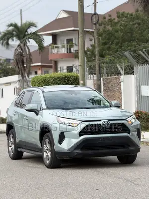 Toyota RAV4 XLE 2022 Green
