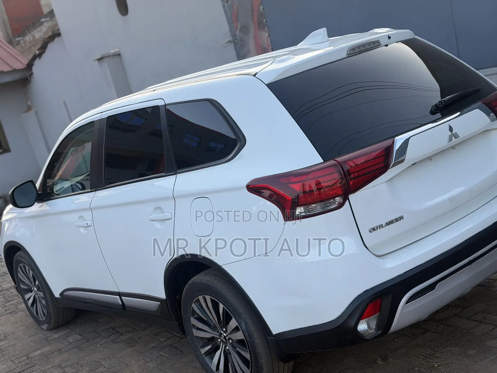 Mitsubishi Outlander 2020 White