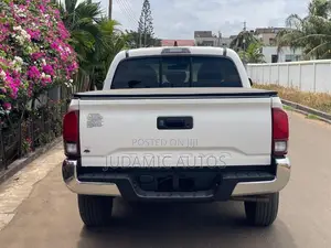 Toyota Tacoma 2023 White