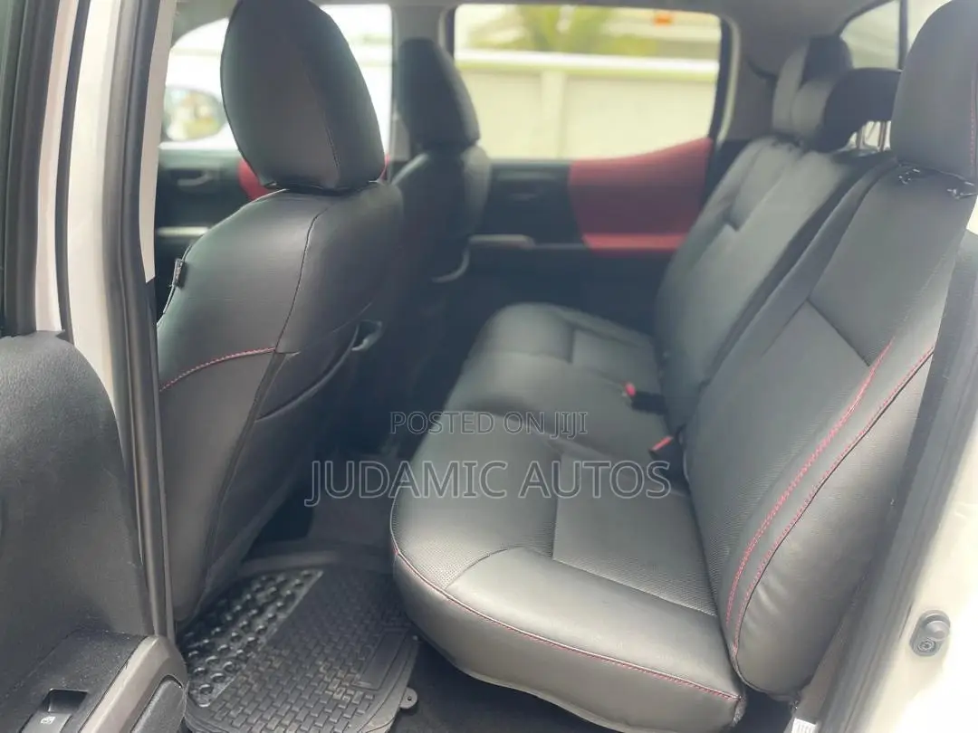 Toyota Tacoma 2023 White