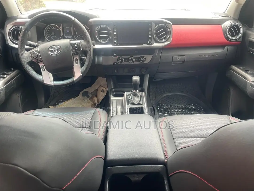 Toyota Tacoma 2023 White
