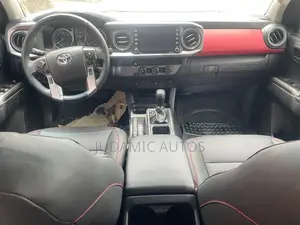 Toyota Tacoma 2023 White