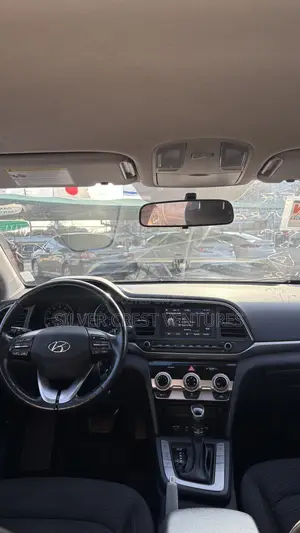 Hyundai Elantra SE 2019 White