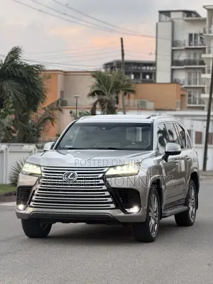 Lexus LX 600 2023 Gold