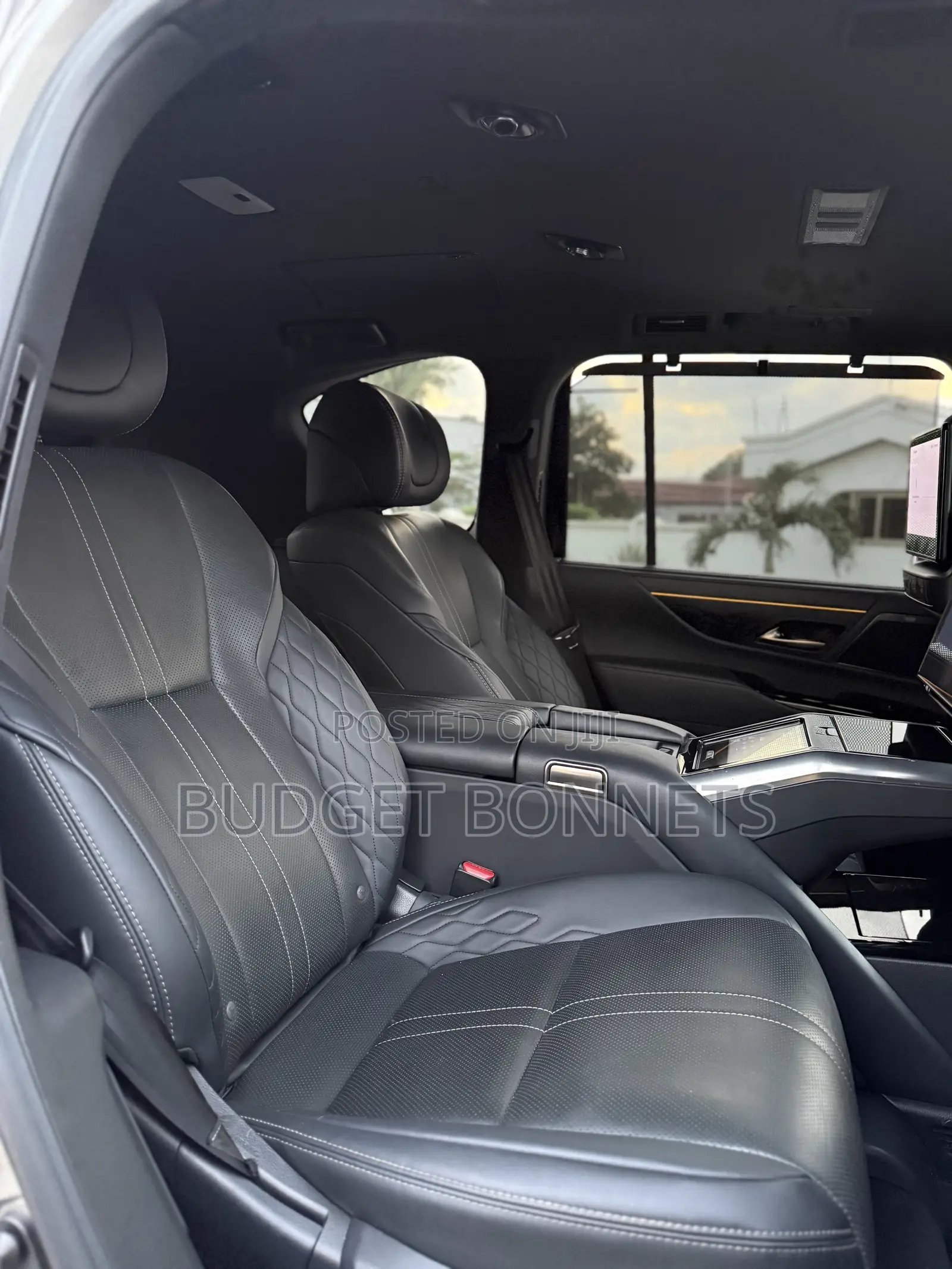Lexus LX 600 2023 Gold
