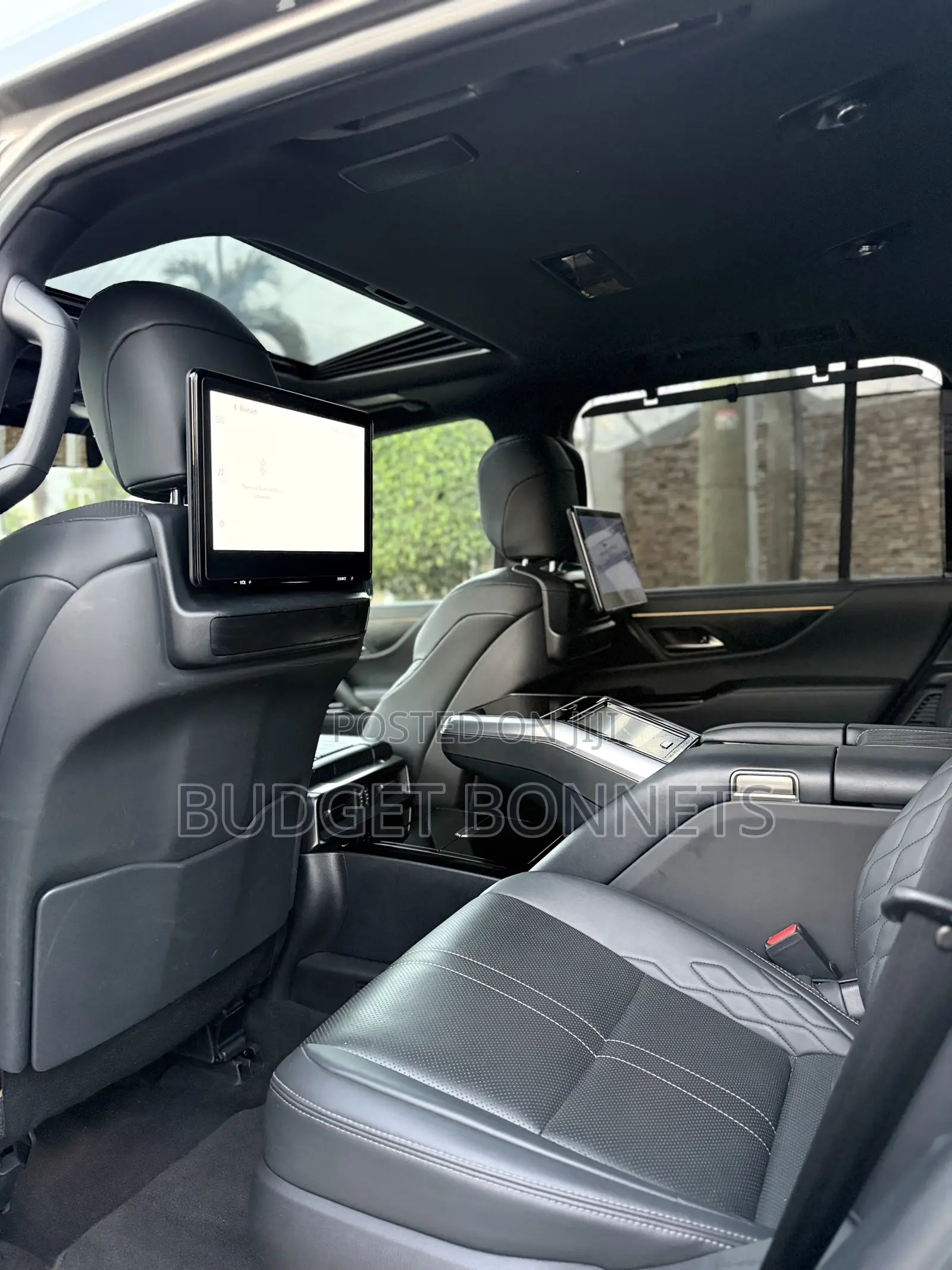 Lexus LX 600 2023 Gold