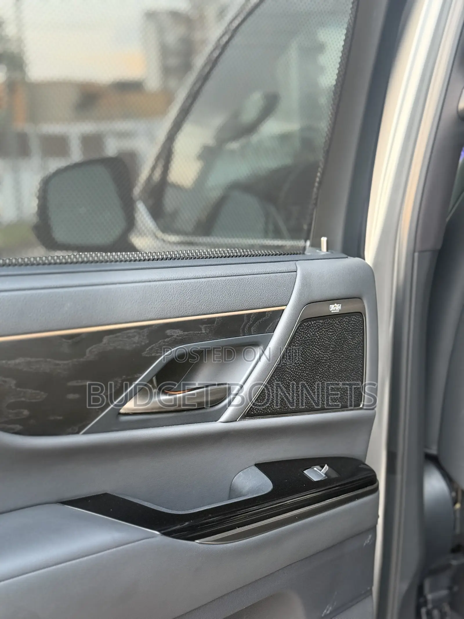 Lexus LX 600 2023 Gold
