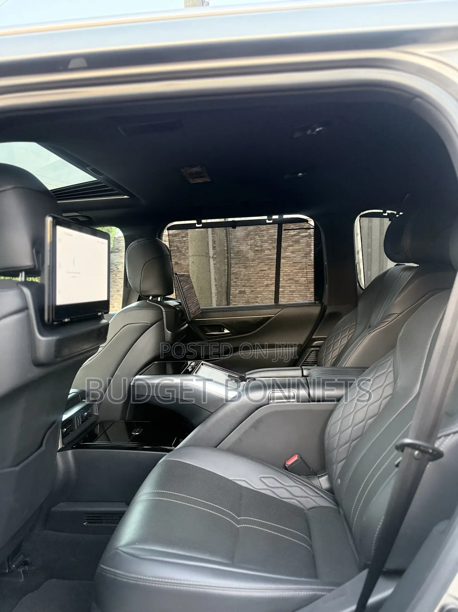 Lexus LX 600 2023 Gold